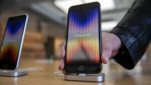 Is The iPhone SE Era Over?